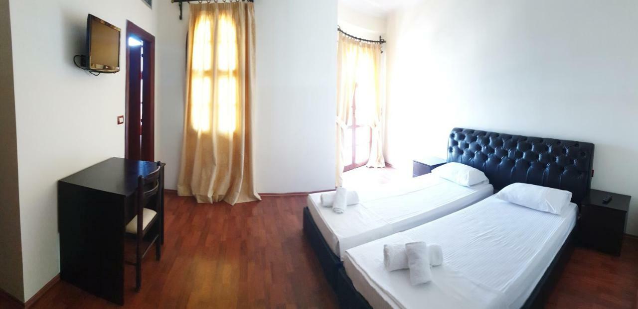 Guesthouse Central Sarande - 777 Ngoại thất bức ảnh